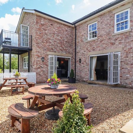 Moor End Manor Villa Poulton-le-Fylde Екстериор снимка
