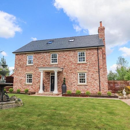 Moor End Manor Villa Poulton-le-Fylde Екстериор снимка