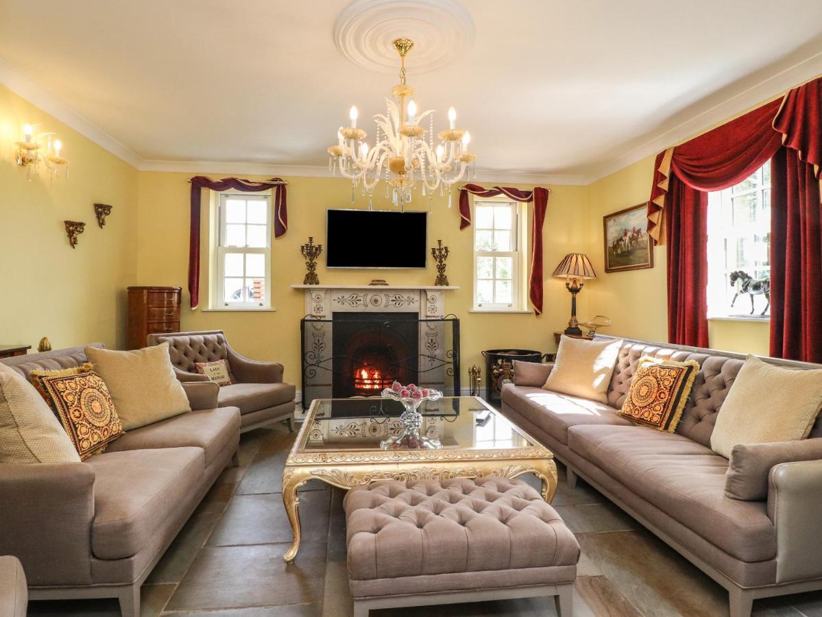Moor End Manor Villa Poulton-le-Fylde Екстериор снимка