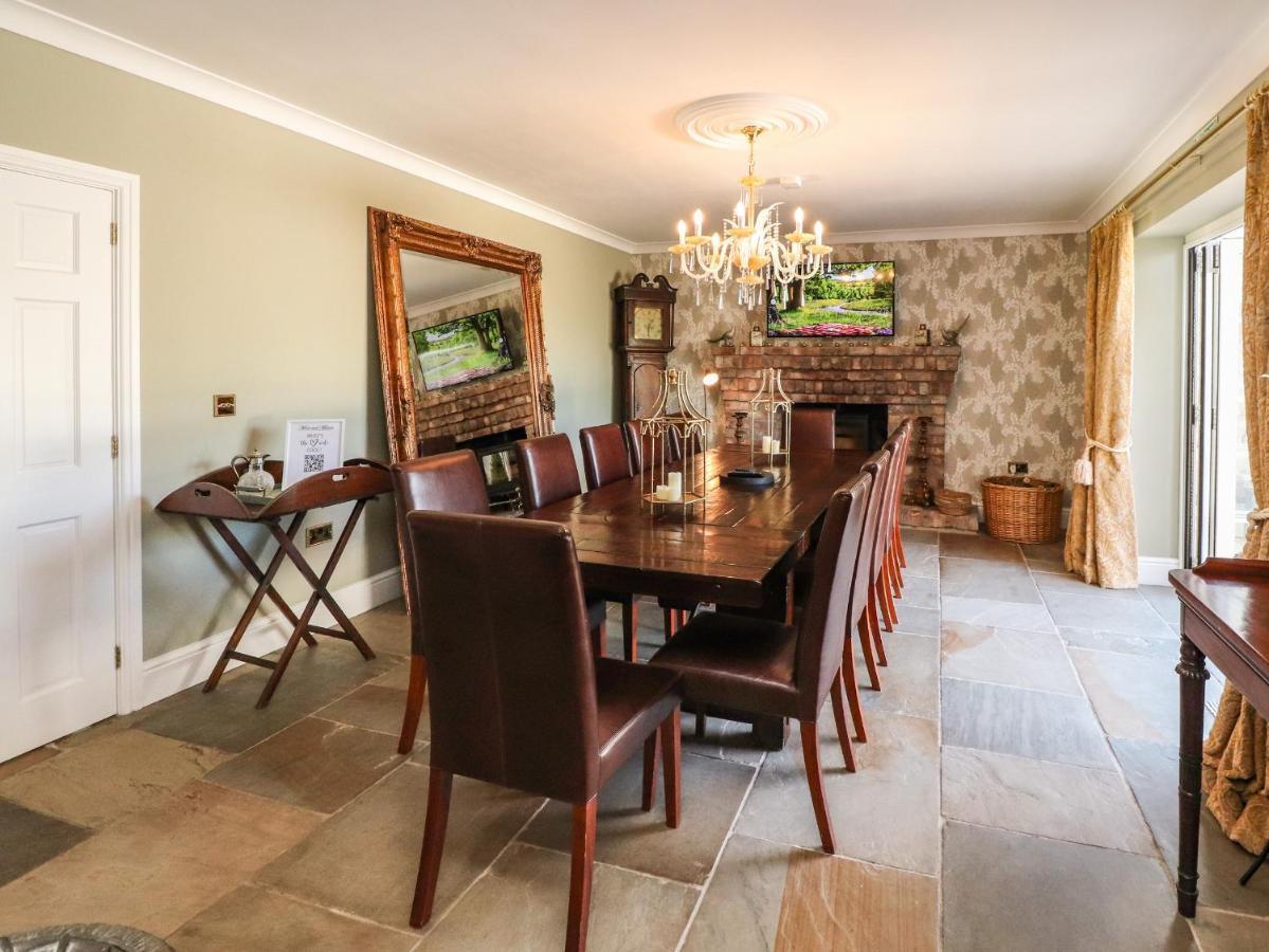 Moor End Manor Villa Poulton-le-Fylde Екстериор снимка