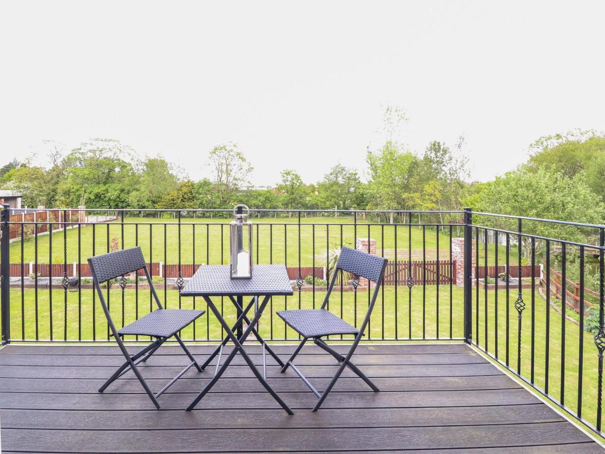 Moor End Manor Villa Poulton-le-Fylde Екстериор снимка