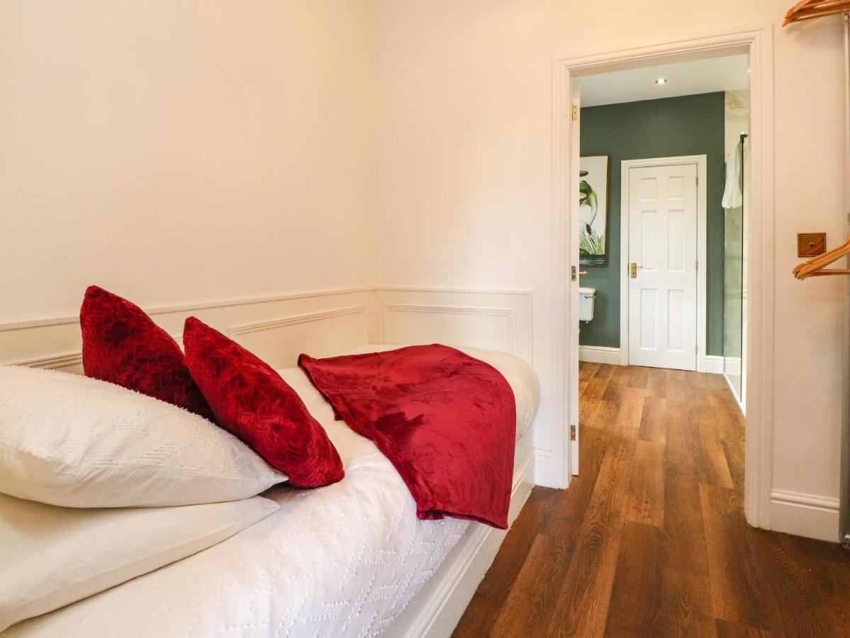 Moor End Manor Villa Poulton-le-Fylde Екстериор снимка