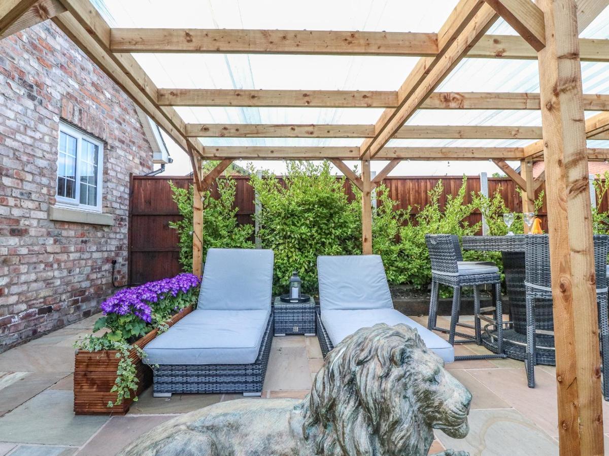 Moor End Manor Villa Poulton-le-Fylde Екстериор снимка