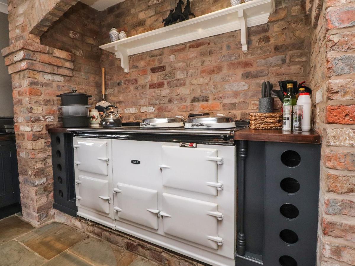 Moor End Manor Villa Poulton-le-Fylde Екстериор снимка