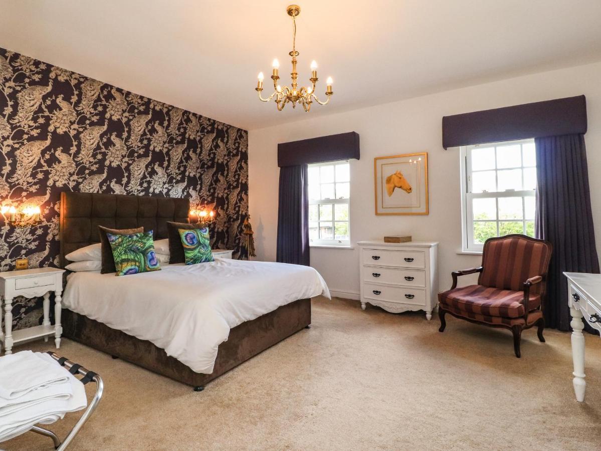 Moor End Manor Villa Poulton-le-Fylde Екстериор снимка