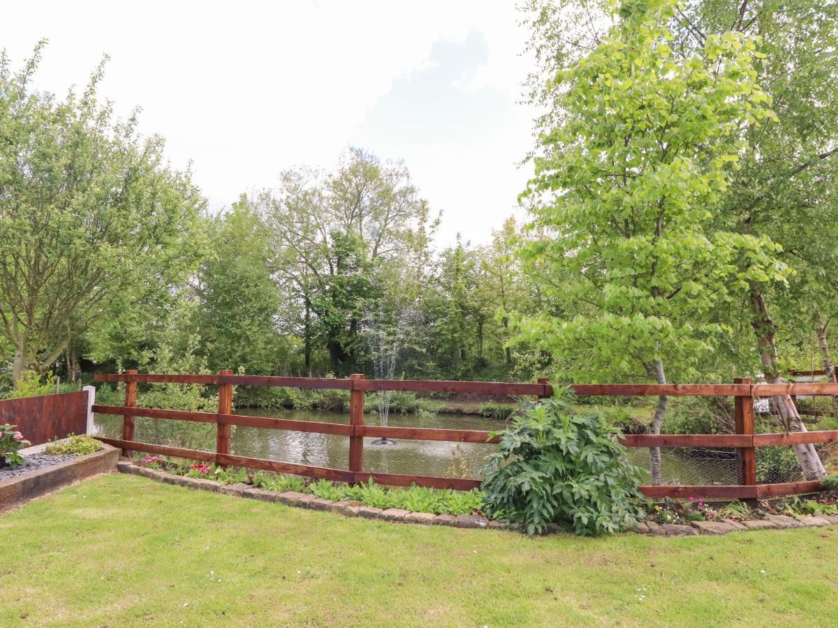 Moor End Manor Villa Poulton-le-Fylde Екстериор снимка