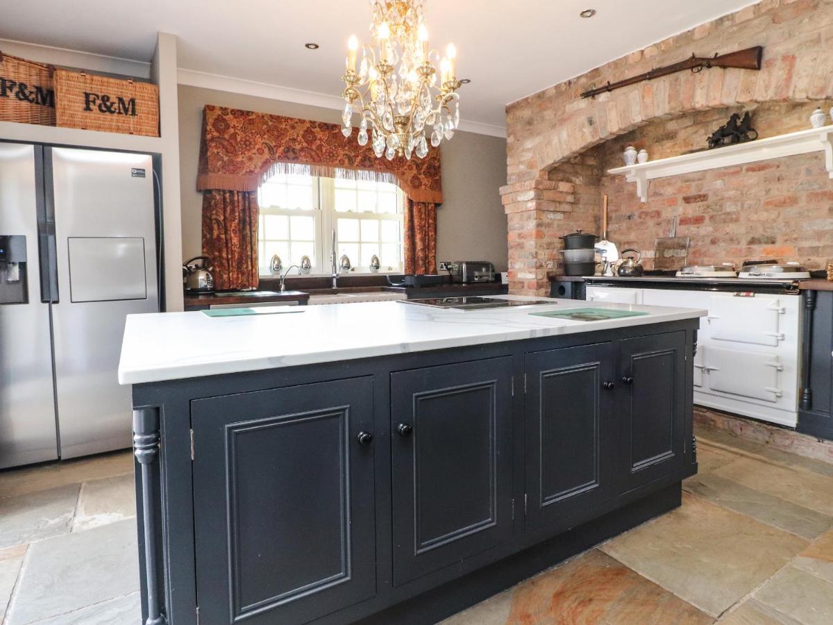 Moor End Manor Villa Poulton-le-Fylde Екстериор снимка